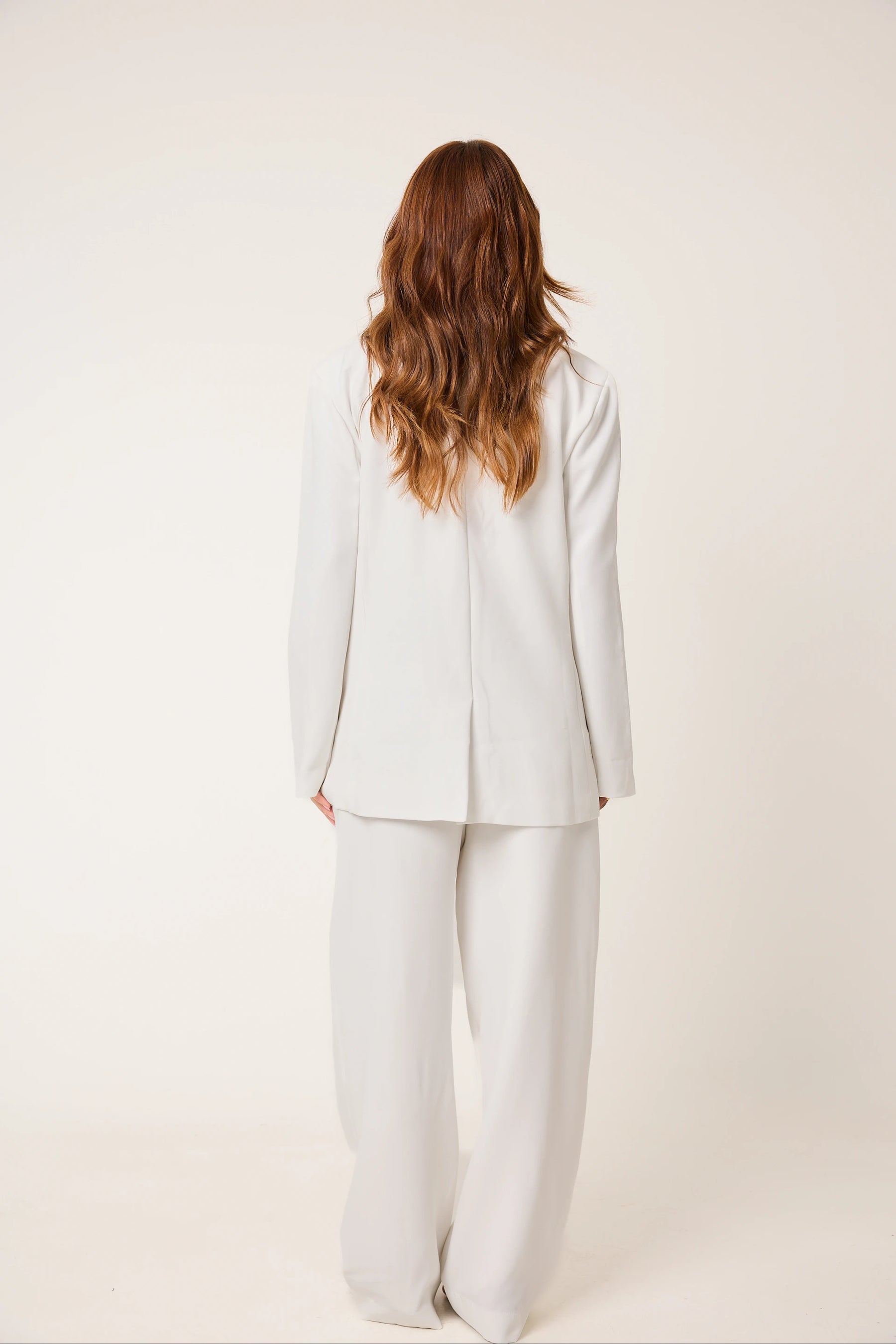 Trijunto Aurora 3 Peças Branco – Colete Frente Única, Blazer e Calça