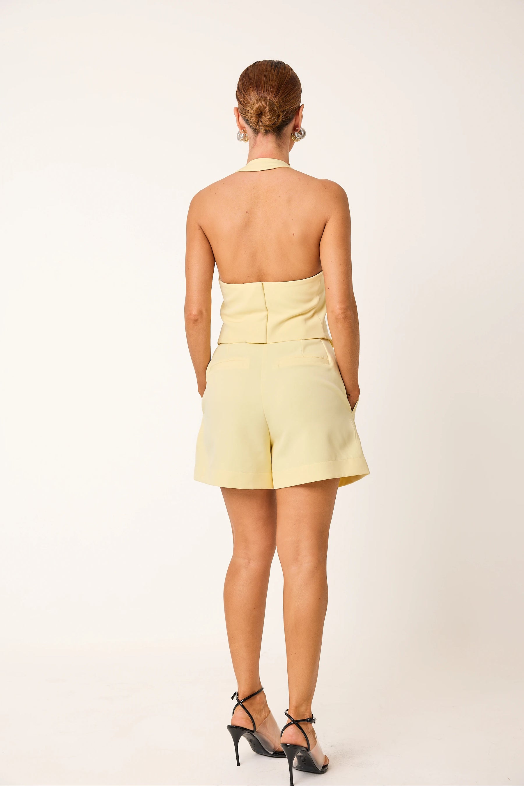 Trijunto Aurora 3 Peças Amarelo Manteiga – Colete Frente Única, Blazer e Calça